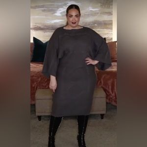 VENUS sweater and skirt set. Size 2X